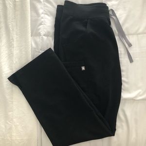 Figs Kade Petite Cargo Scrub Pants